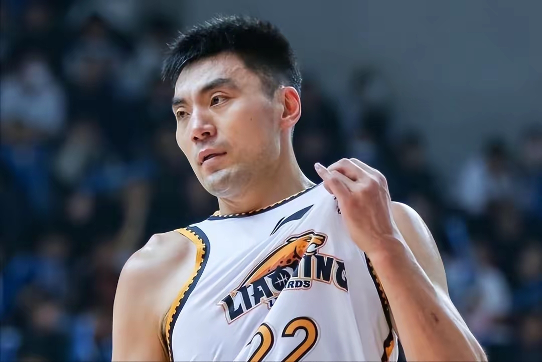 湖人轻取天津队,胡金秋状态火热 湖人轻取天津队,胡金秋状态火热